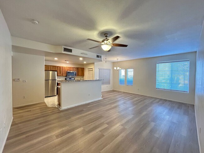 Foto del edificio - Free Rent for two weeks!