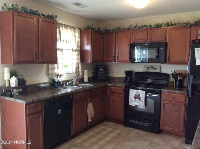 Building Photo - 2835 Weathersby Dr
