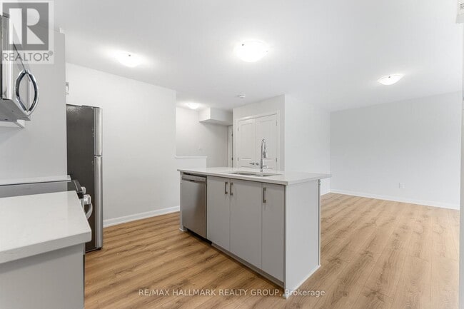 Building Photo - 1023 Creekway Private