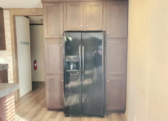 Foto del edificio - 338 Saddle Dr