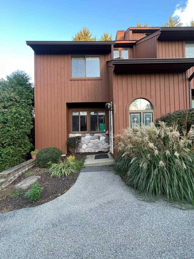 181 Red Cardinal Ct, Poughkeepsie, NY 12603 Townhome Rentals in