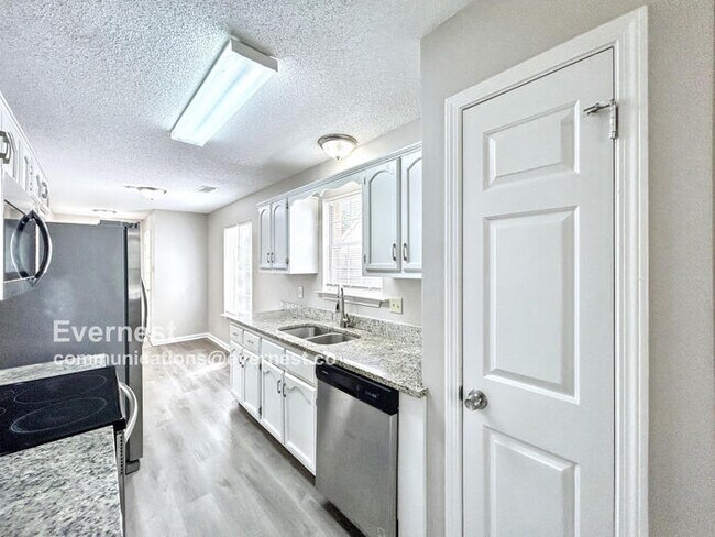 Building Photo - 8351 Mangrove Dr