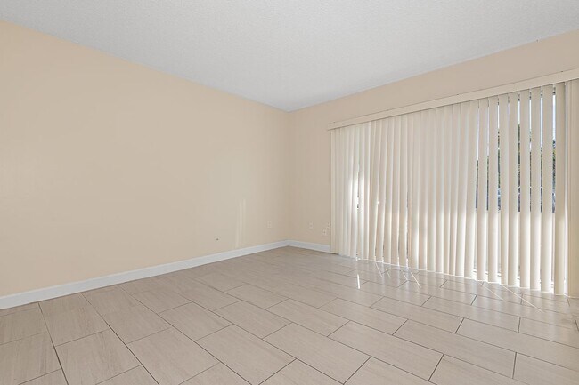 Foto del edificio - 7765 SW 86th St