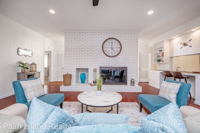 Building Photo - 5 br, 4 bath House - 8935 Scenic Hills Dr.