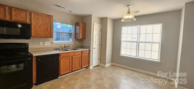 Foto del edificio - 537 Havenbrook Way NW