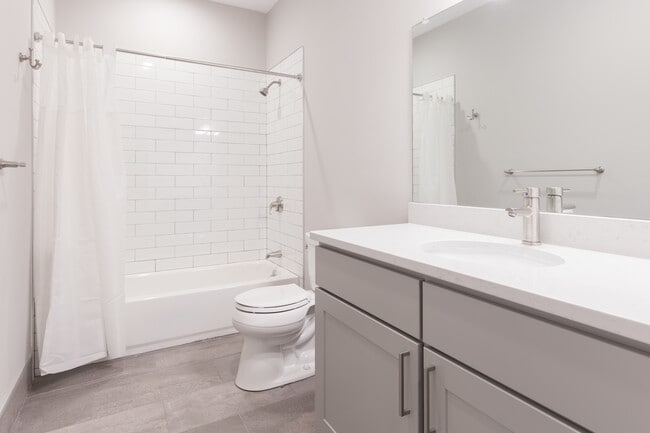 Building Photo - 65 Beech Glen St