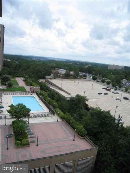 Building Photo - 3709 S George Mason Dr