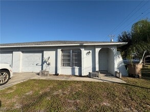 Building Photo - 727 SW 39th St