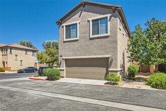 Building Photo - 665 Calamus Palm Pl