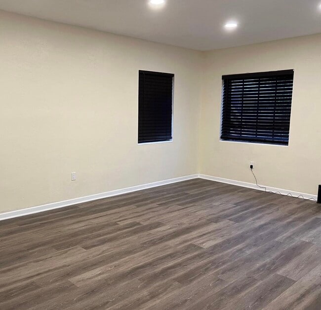 Building Photo - 189 Glendale Dr