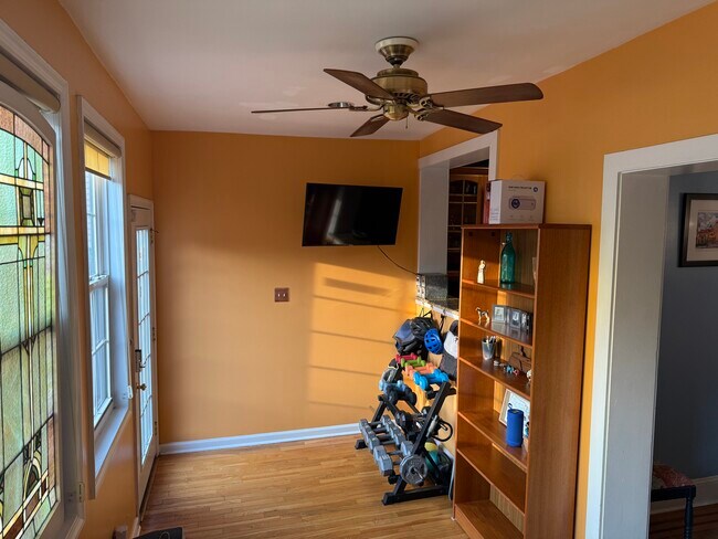 Foto del edificio - 320 Tennessee Ave NE