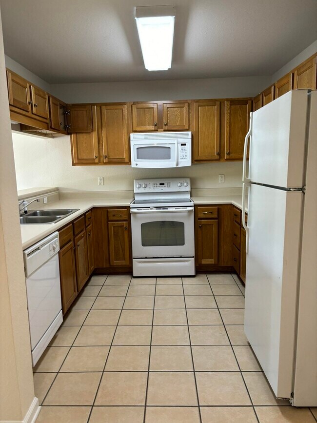 Building Photo - 4434 Gearhart Rd
