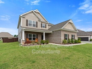 Building Photo - 14735 Commonwealth Dr