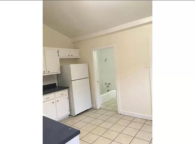 Foto del edificio - 743 Toledano St