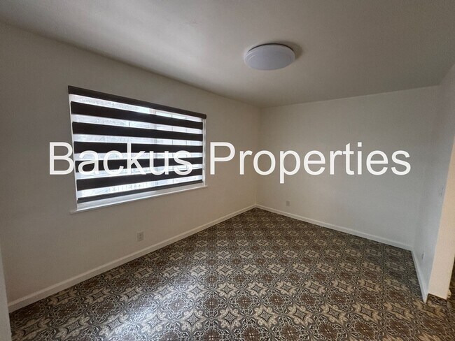 Foto del edificio - Wonderful three bedroom home in Monterey