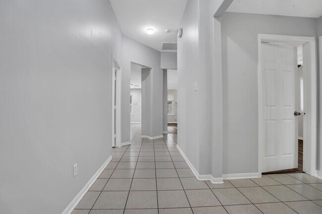 Foto del edificio - 4607 Shane Creek Ln