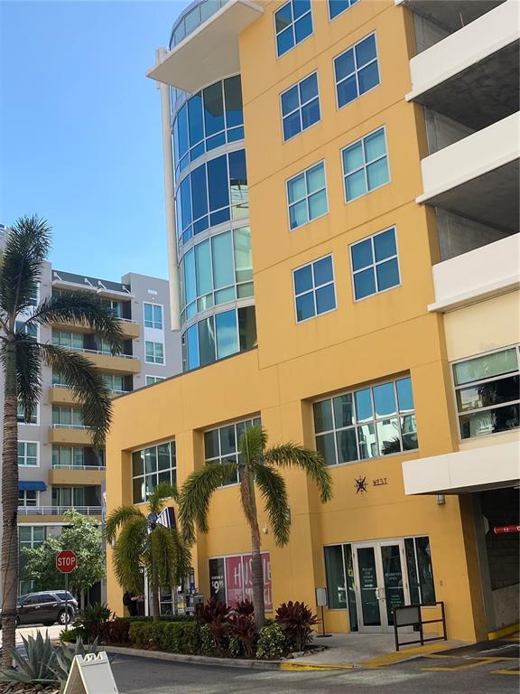 Building Photo - 1120 E Kennedy Blvd