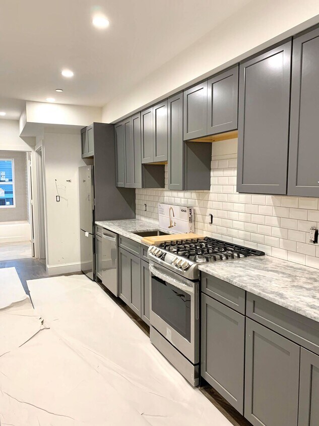Primary Photo - 24 Berkshire St
