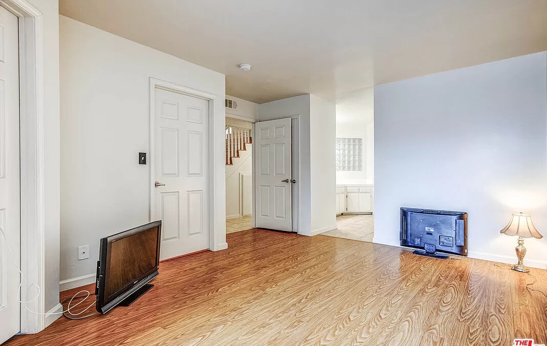 Master Bedroom - 110 N Marshall Ct