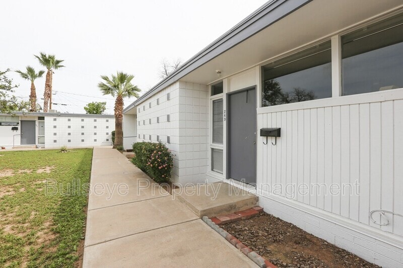 Photo - 249 S. Hobson