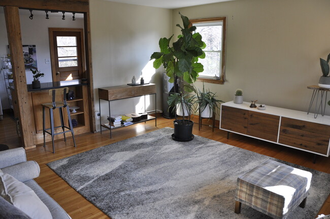 Living room - 2414 Sunset Rd