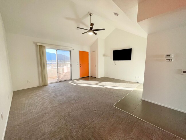 Building Photo - AVAILABLE NOW! 1 Bedroom 1 Bathroom Condo ...