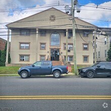 Building Photo - 816 W Grand St