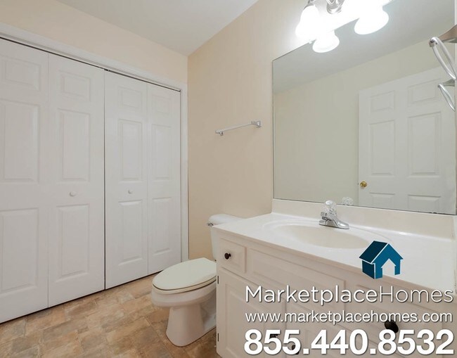 Building Photo - 6635 Hickory Trace Cir