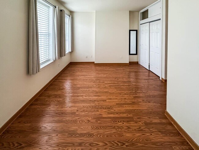 Foto del edificio - 394 Woodlawn Ave