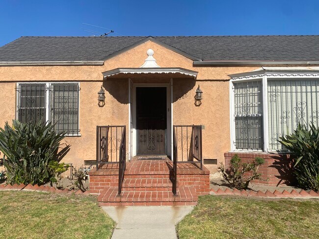 Building Photo - 3820 Hepburn Ave