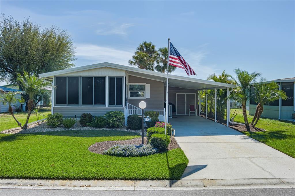 Foto principal - 8402 Princess Ct