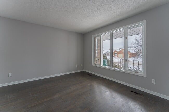 Building Photo - 312 Waterloo Dr