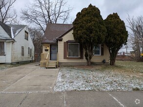 Building Photo - 19007 Heyden St