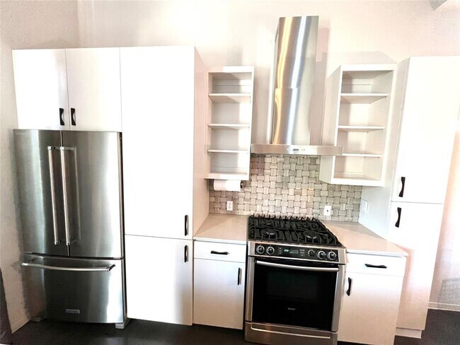 Foto del edificio - 5006 Woodrow Ave