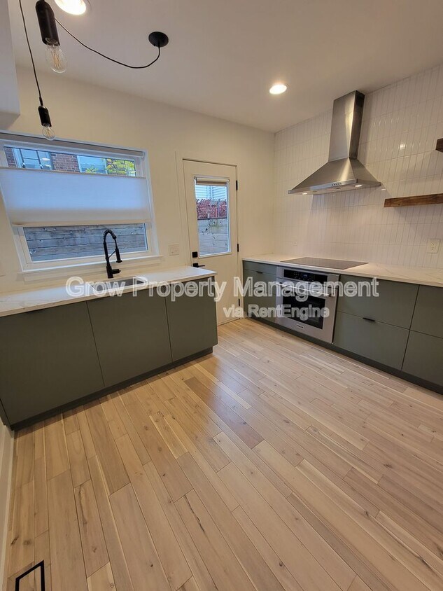 Foto principal - 2145 E Harold St