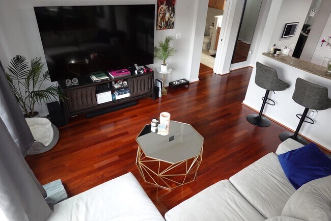 Foto del edificio - 7342 Oak Manor Dr