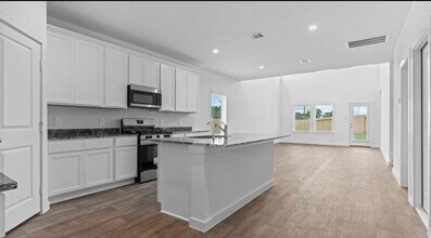 Building Photo - 8051 Marchese Dr