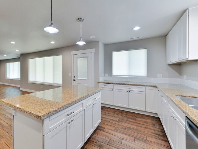 Photo - Spectacular 4 Bed/2.5 Bath with 2 Car Gara... House