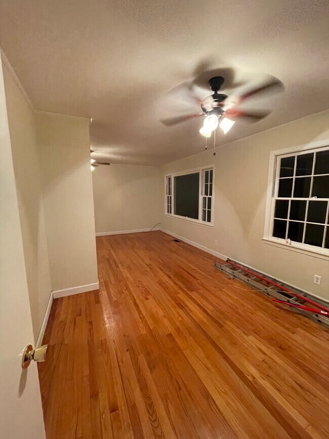 Foto del edificio - 2779 Hillcrest St NE