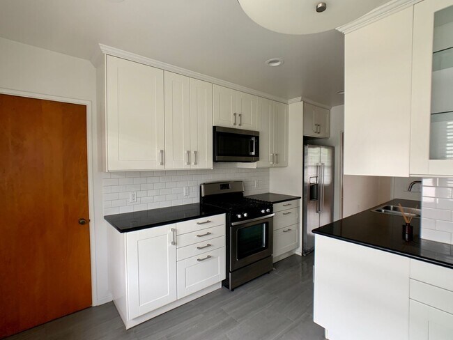 Building Photo - Walking Distance to UCLA and Westwood Village Completely Remodeled