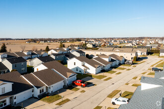 Woodland Creek Townhomes - Saginaw, MI photo'