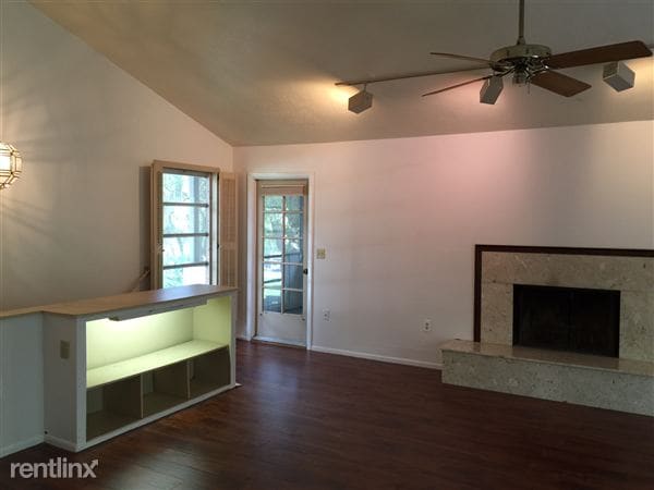 Building Photo - 2205 Robinson Ave