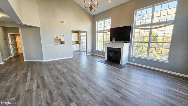 Foto del edificio - 51 Farrah Dr