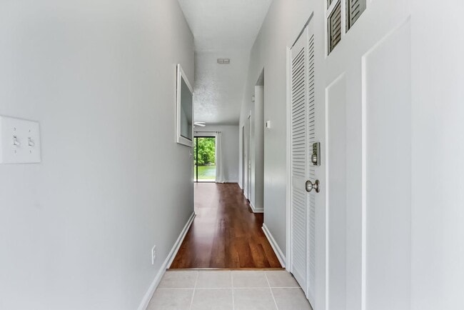 Foto del edificio - 175 E Lakemont Dr