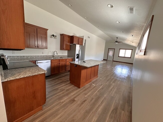 Building Photo - 1726 Aspen Ct