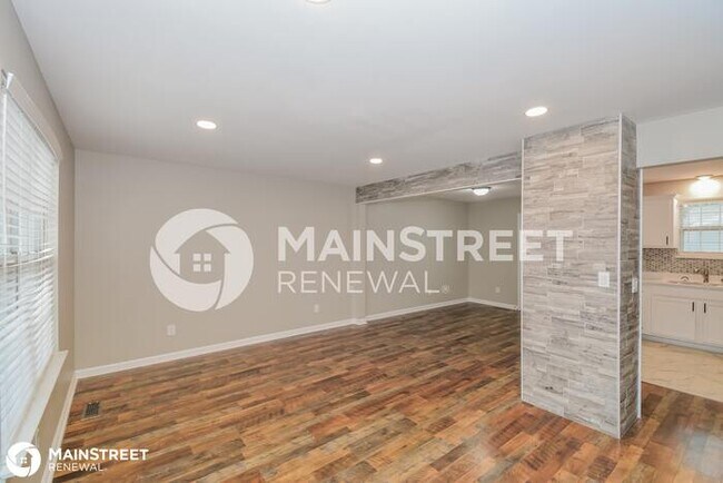 Building Photo - 304 ERROL LN, NASHVILLE, TN 37209