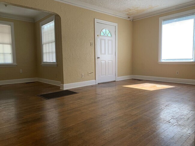 Foto del edificio - 3734 Kearney Ave