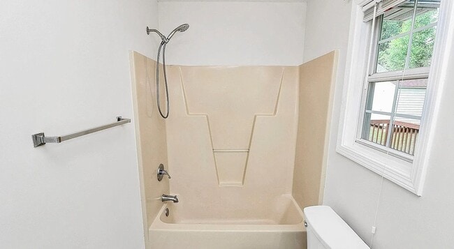 Photo - 5114 Daffodil Ln House