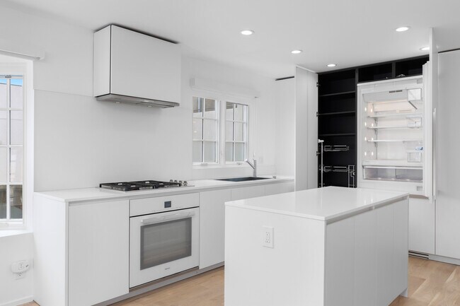 Foto del edificio - 11913 Laurelwood Dr