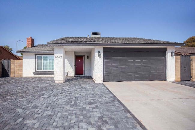 Building Photo - 4575 Kenilworth Ct